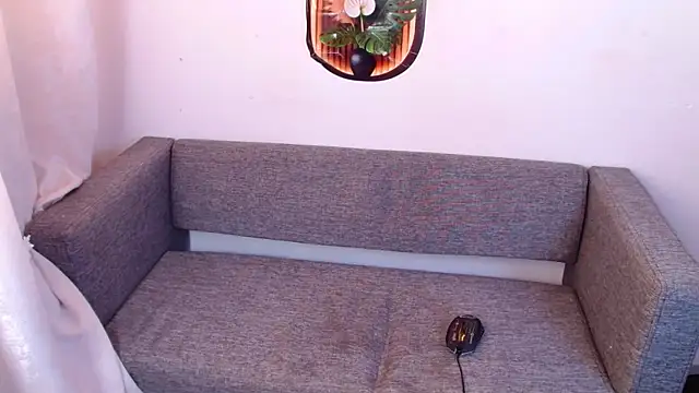 miay_here_ live