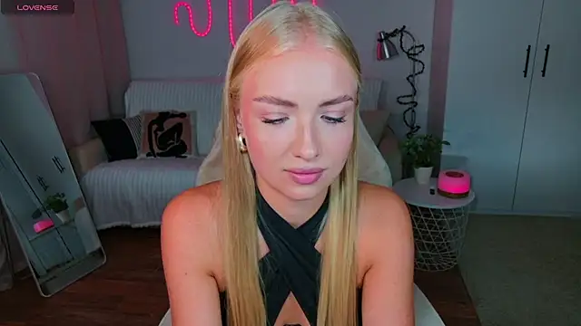 TessaGrays live