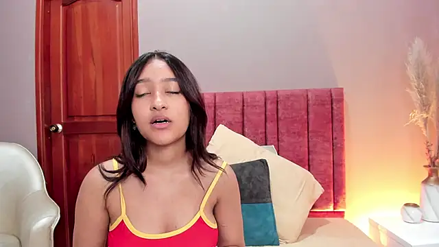 FreyaCameron live