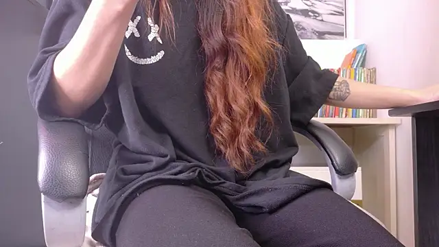 Adrianna5_ live