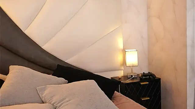 NicoleeNash live