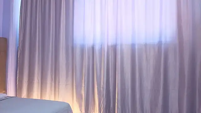 Mia_Naive live