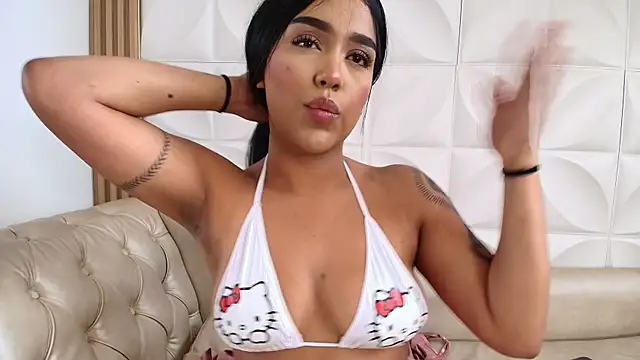 Sophie_Collins_ live