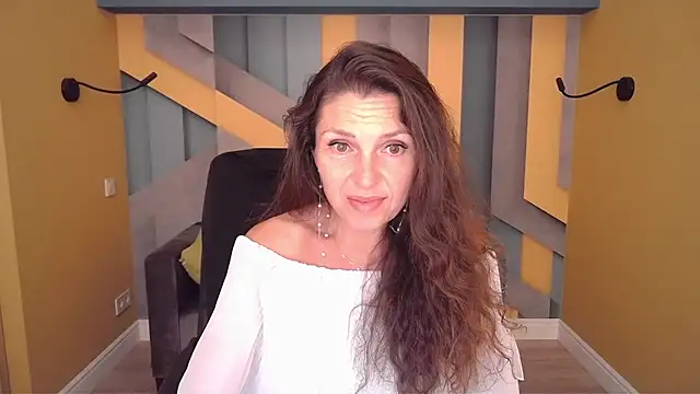 EllaLong live