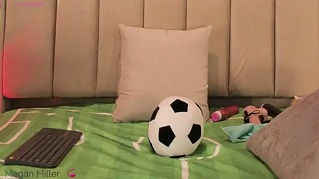 Megan_Mill live