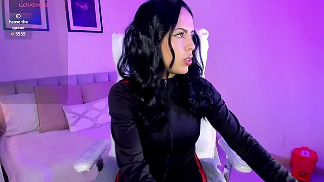 Madisson_Bluee live