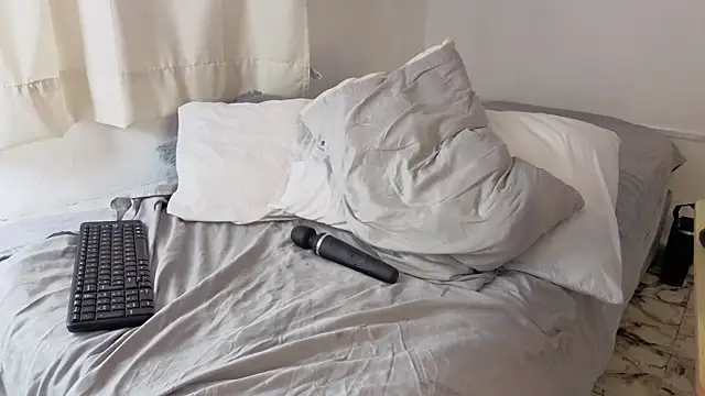 Emma_Couper3 live