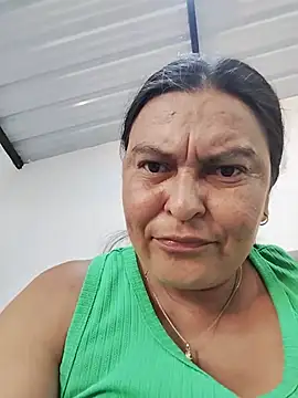 Horny-Mommy-Dirty live