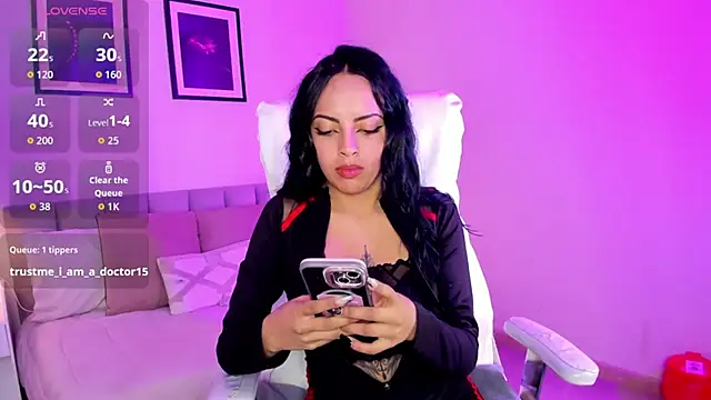 Madisson_Bluee live
