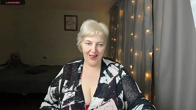 Mary-Leee live