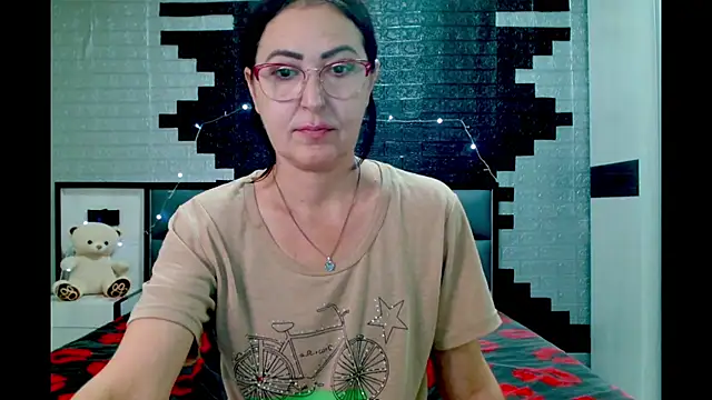 Ada_Vera live