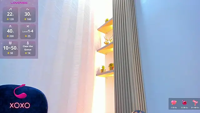 Naomii_Viper live