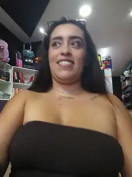 MissNyraSecret live