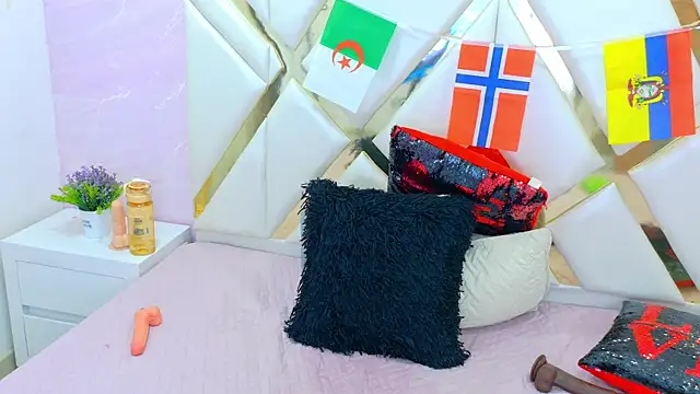 Sarah_blakee_ live
