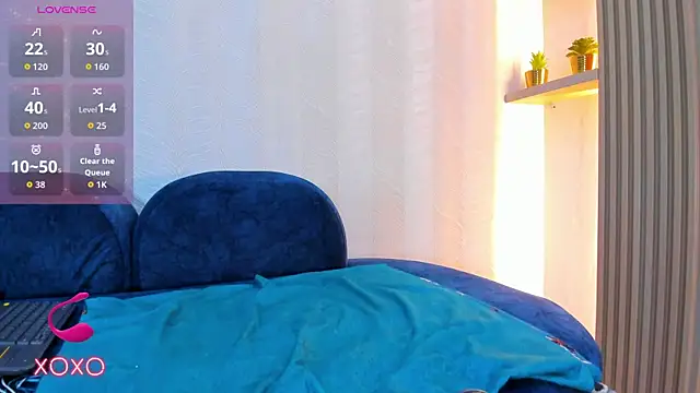 Naomii_Viper live
