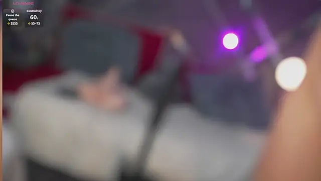 AlinnaJohnson live