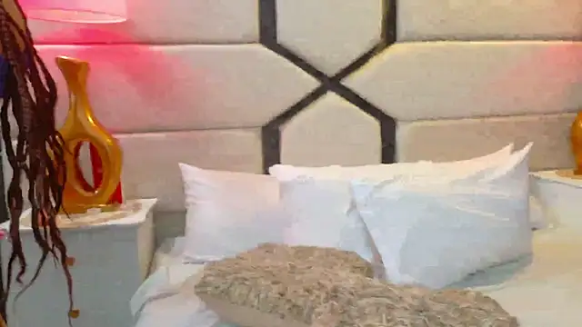 EbonyHenner live