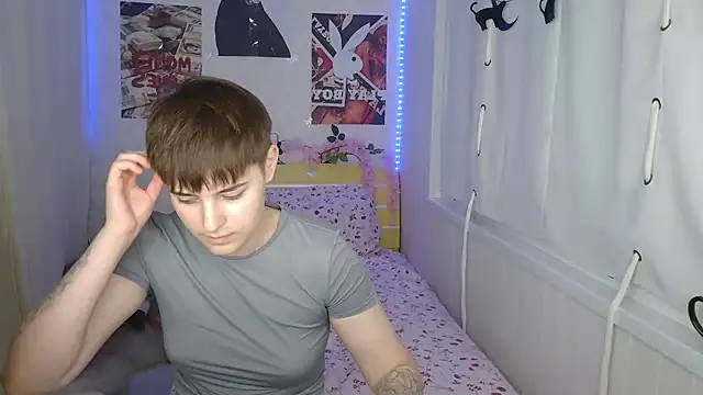 EmyHills live
