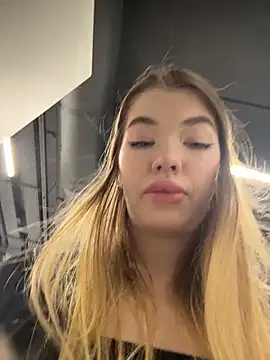 Dreamy_Mia live