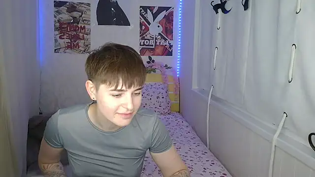 EmyHills live