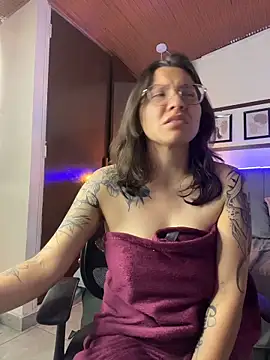karlamorris_ live