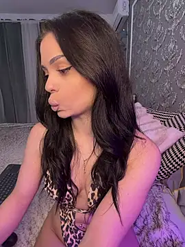 Olivia_Noor live
