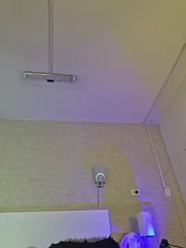 Scarlet_Evanss_ live