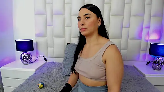 Ariana_rouse live