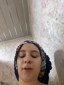 karla-thomsom10 live