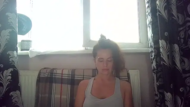 LindaStarS live
