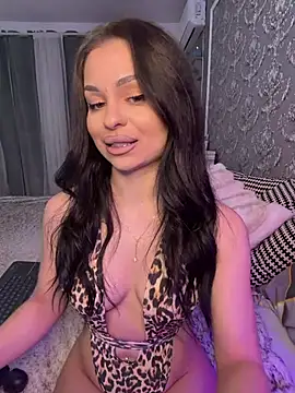 Olivia_Noor live