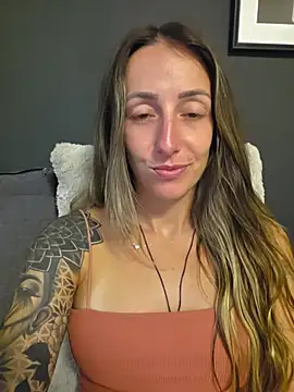 NicoleKaiser live