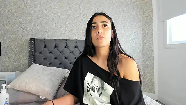 Anika_H live