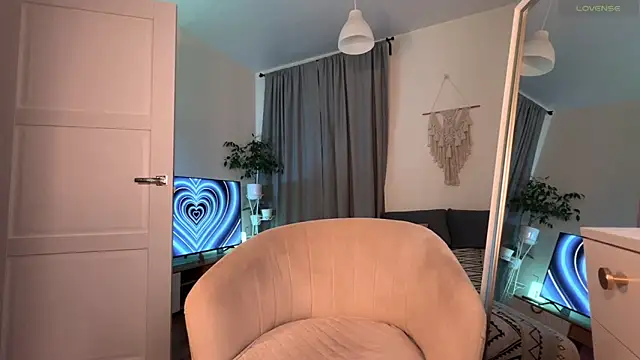 cyber_gloss live