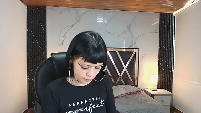 AuroraDiaz live
