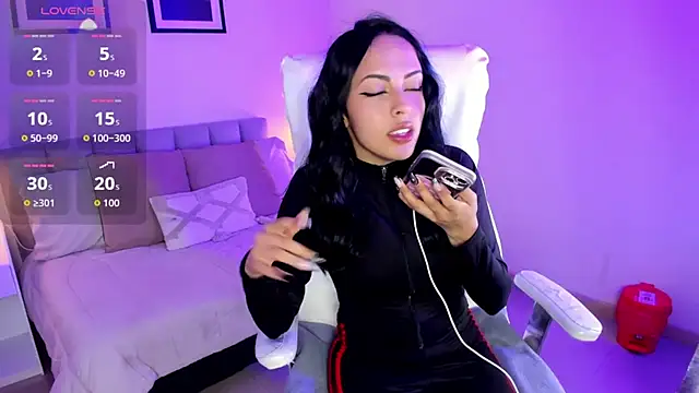 Madisson_Bluee live