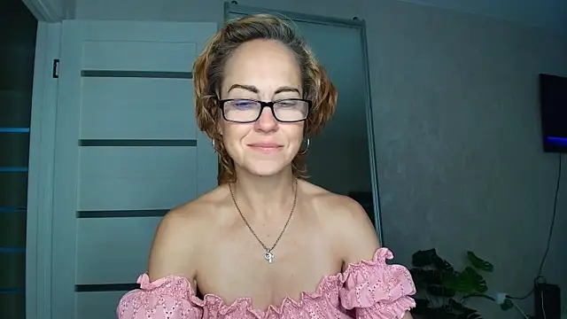 LioraWeiss live