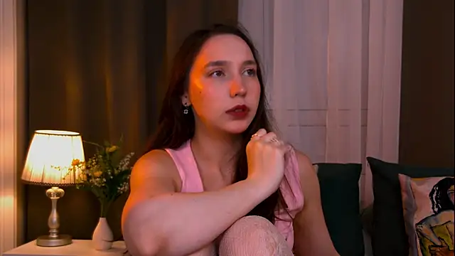 Suzaneey live