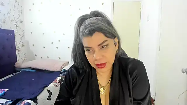 vikyadams live