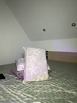 AlyraMoon live