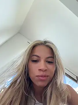 Mia_Rosee1 live