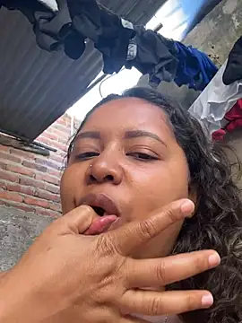 Ninibella live