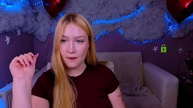 playful_sophie live