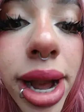 Effy_Kessler live