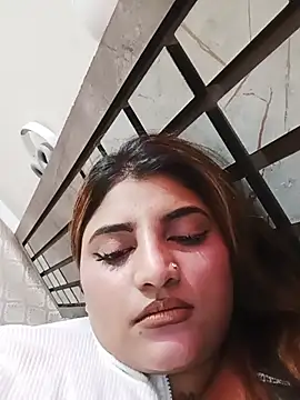 Sanaya_Gil live