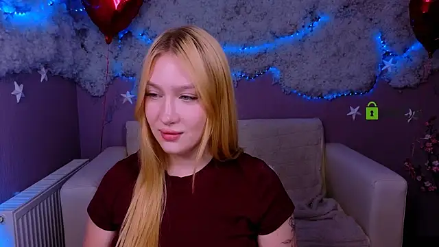playful_sophie live