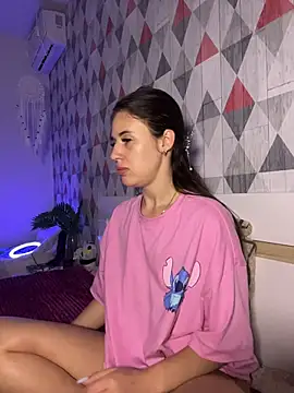 Lira_Fayeee live