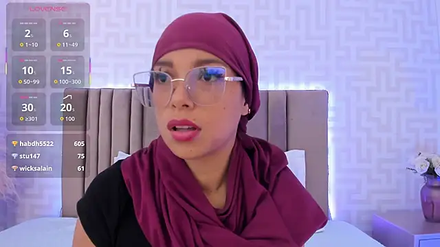 naishaa_ live