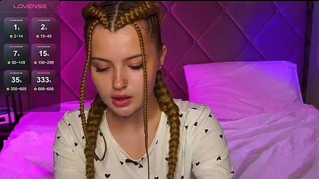 SueCurly live