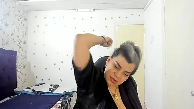 vikyadams live